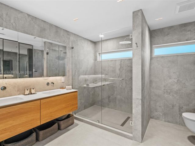 Home for sale at 9033 Emerson Ave - photo 6274094