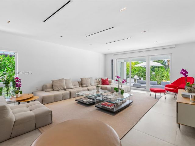 Home for sale at 9033 Emerson Ave - photo 6274101