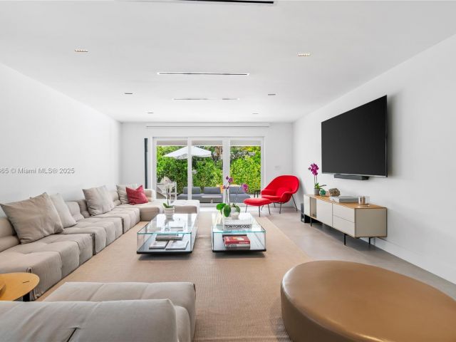 Home for sale at 9033 Emerson Ave - photo 6274103