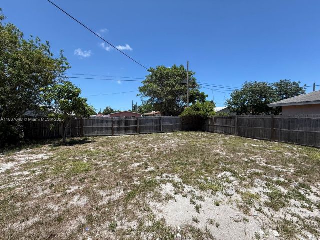 Home for rent at 1494 W 34th St 0 - photo 6267422