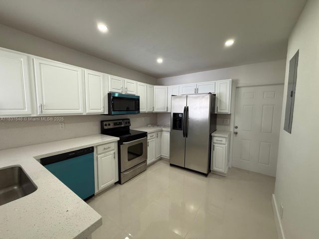 Home for rent at 1494 W 34th St 0 - photo 6267431