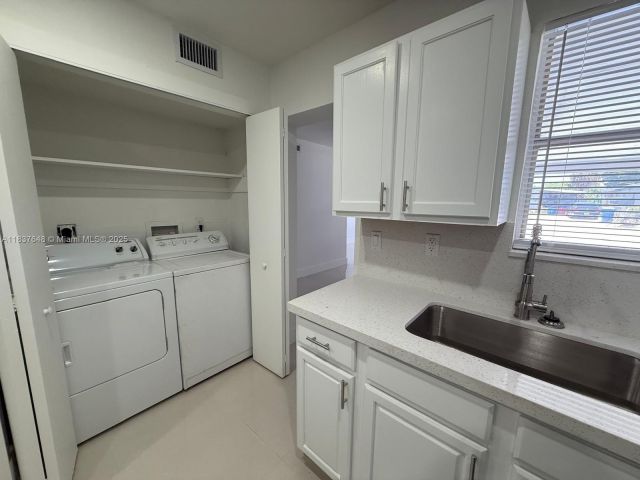 3-bedroom home for rent in Riviera Beach - 1494 W 34th St 0 - MondialRealty