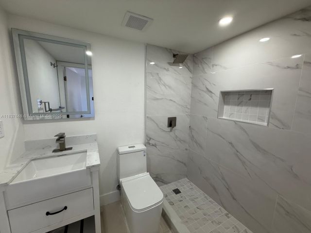 3-bedroom home for rent in Riviera Beach - 1494 W 34th St 0 - MondialRealty