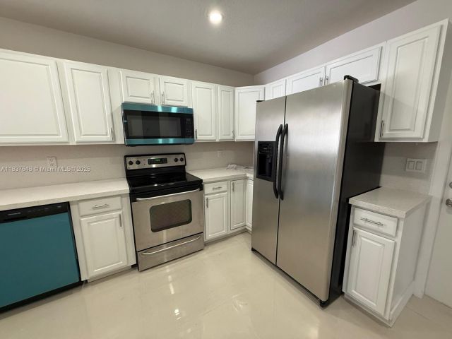 3-bedroom home for rent in Riviera Beach - 1494 W 34th St 0 - MondialRealty