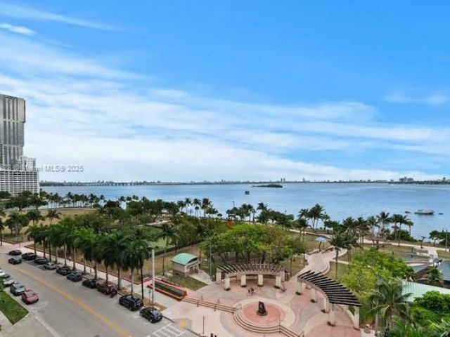 Apartment for sale  Unit #715 - photo 6268555