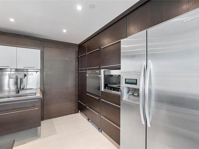 Apartment for rent  Unit #527 - photo 6269137