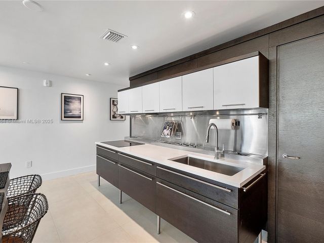 Apartment for rent  Unit #527 - photo 6269140