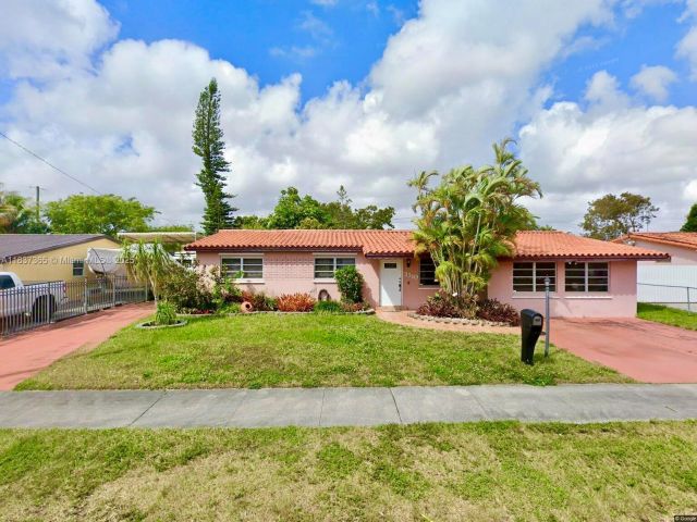 Home for sale at 3310 SW 106th Ave - photo 6268985