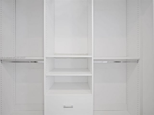 Apartment for sale  Unit #1005 - photo 6284092