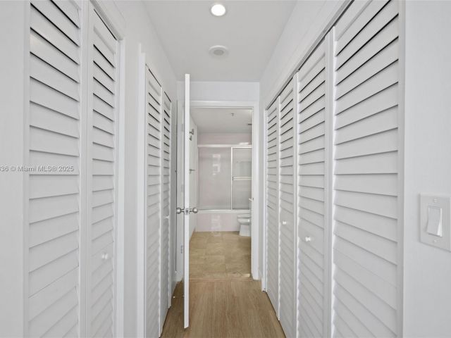 Apartment for sale  Unit #1005 - photo 6284096