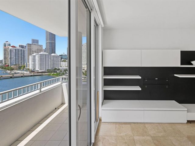 Apartment for sale  Unit #1005 - photo 6284101