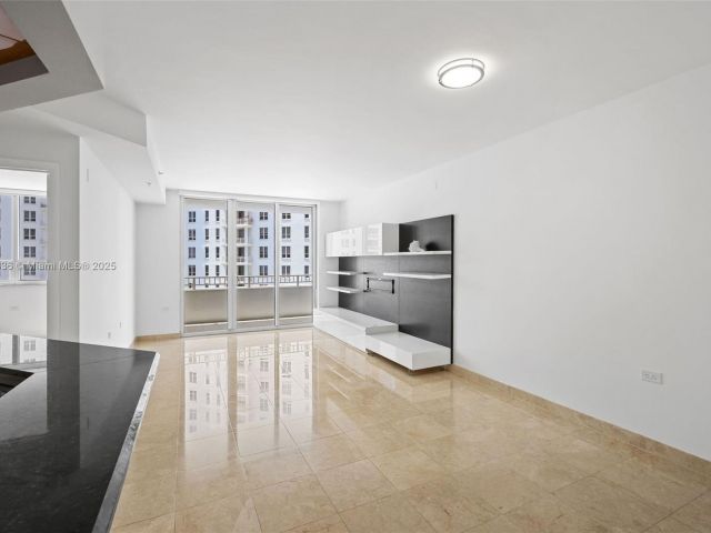 Apartment for sale  Unit #1005 - photo 6284107