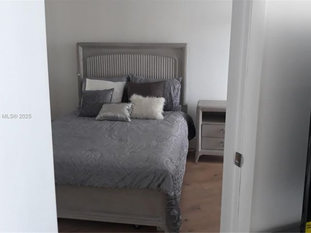 Apartment for rent  Unit # - photo 6272670