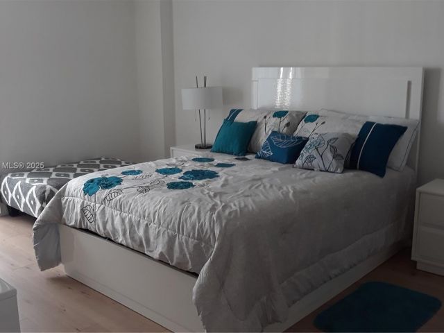 Apartment for rent  Unit # - photo 6272673