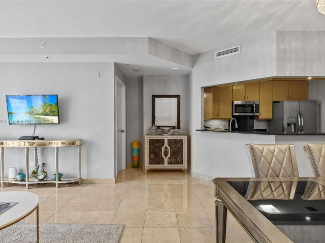 Apartment for sale  Unit #2006 - photo 6276931