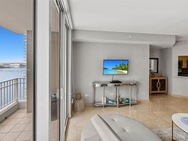 Apartment for sale  Unit #2006 - photo 6276940