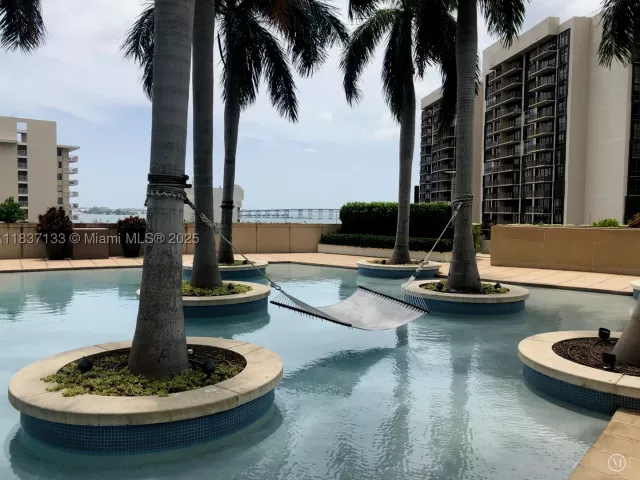 2-bedroom condo for sale in Miami - 1435 Brickell Ave 3106 - MondialRealty