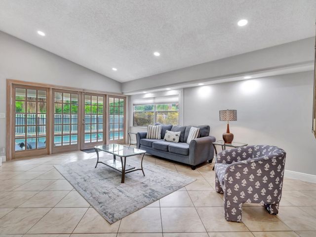 Home for rent at 7883 Villa Nova Drive - photo 6272867