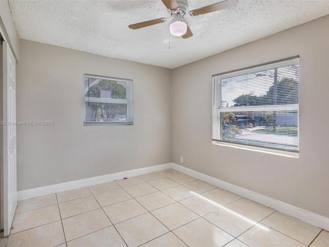 3-bedroom home for sale in Hollywood - 1609 S 23rd Ave - MondialRealty