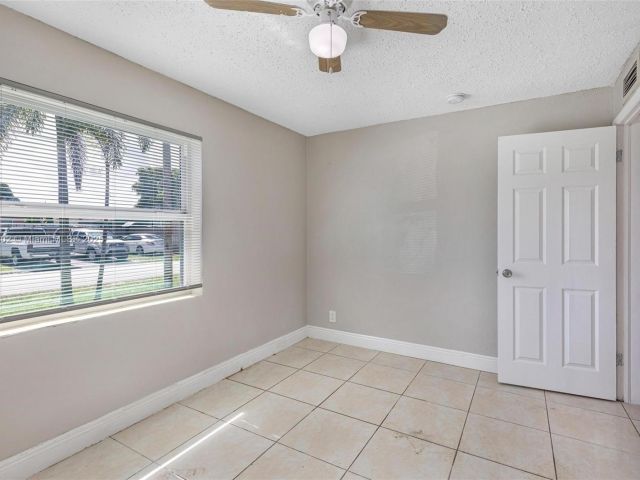 3-bedroom home for sale in Hollywood - 1609 S 23rd Ave - MondialRealty