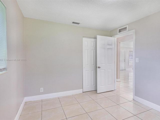 3-bedroom home for sale in Hollywood - 1609 S 23rd Ave - MondialRealty