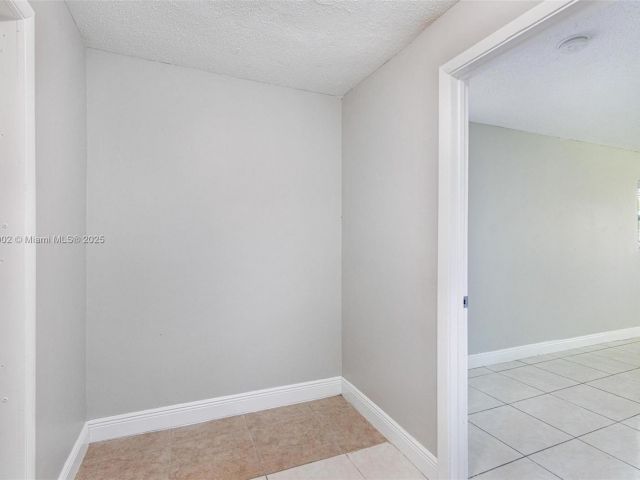 3-bedroom home for sale in Hollywood - 1609 S 23rd Ave - MondialRealty