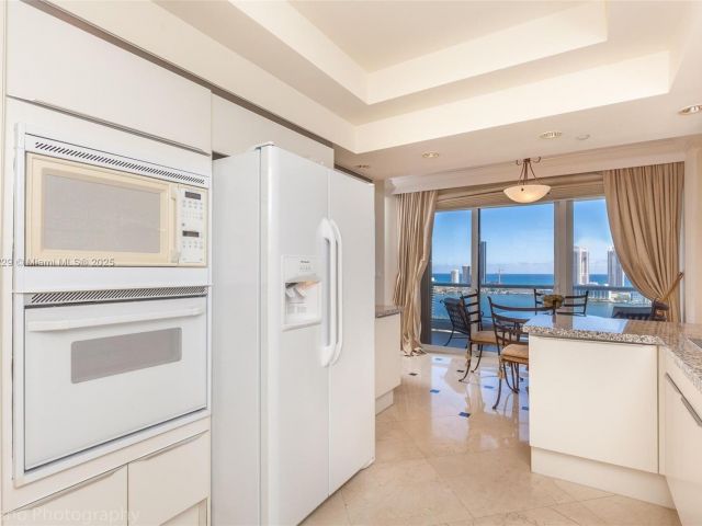 Apartment for sale  Unit #2504 - photo 6273763