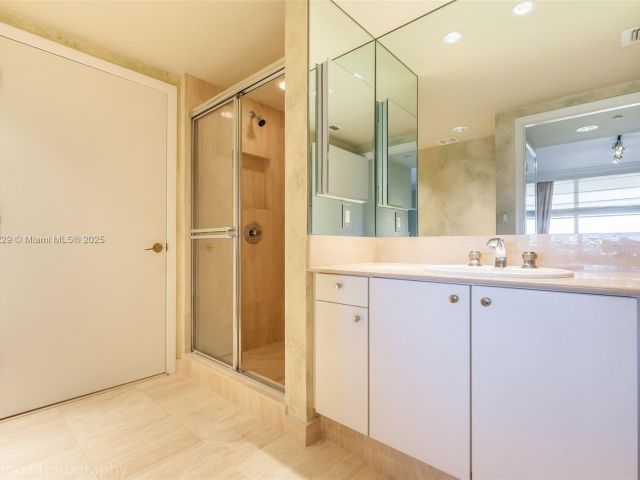 Apartment for sale  Unit #2504 - photo 6273773