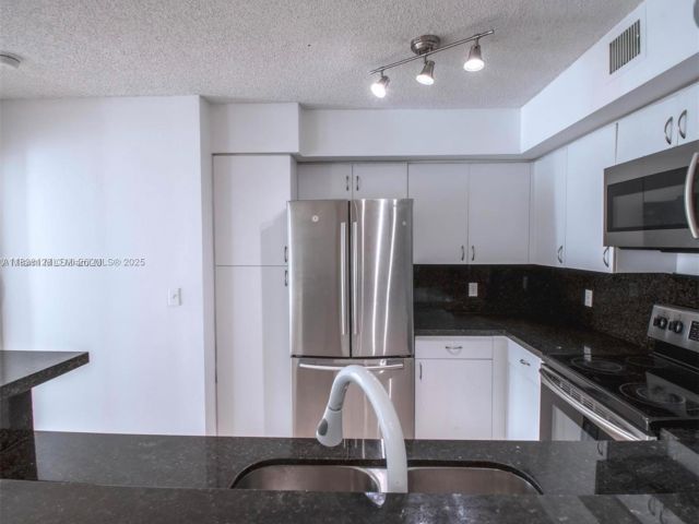 Apartment for sale  Unit #9306 - photo 6272773
