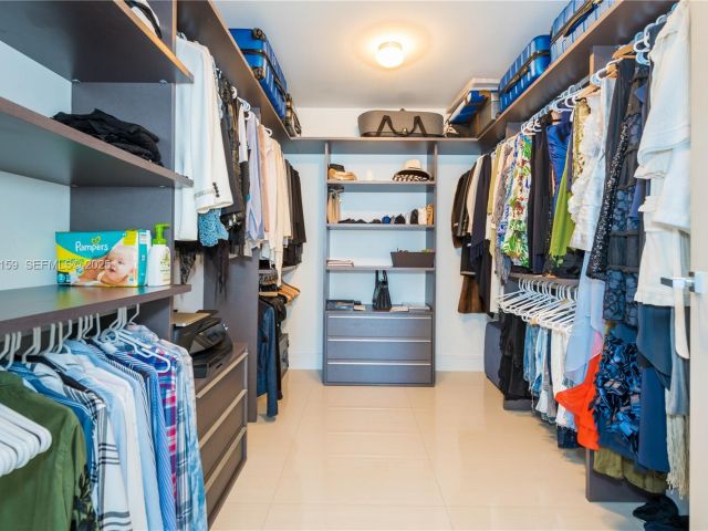 Apartment for sale  Unit #601 - photo 6939297