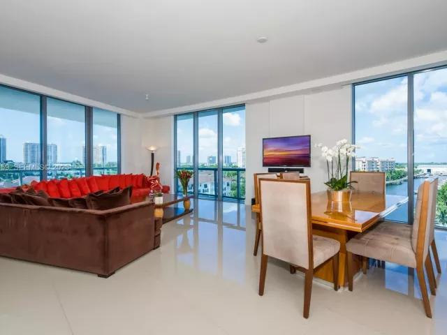 2-bedroom condo for sale in Aventura - 3250 NE 188th St 601 - MondialRealty