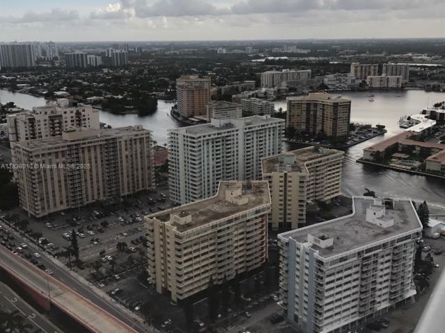 Apartment for sale  Unit #3105 - photo 6273456