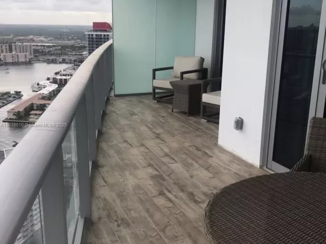 2-bedroom condo for sale in Hollywood - 4111 S Ocean Dr 3105 - MondialRealty