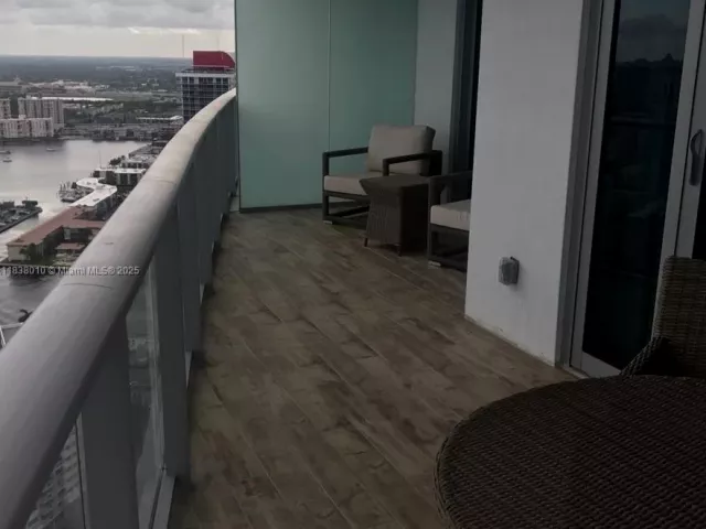 2-bedroom condo for sale in Hollywood - 4111 S Ocean Dr 3105 - MondialRealty