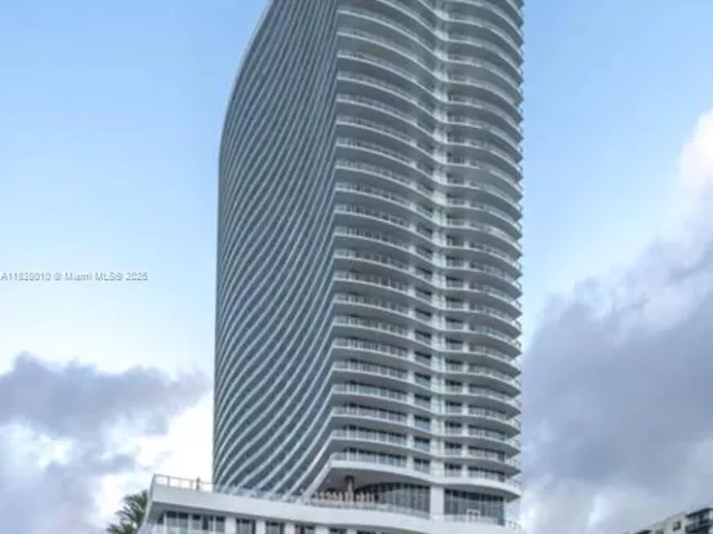 2-bedroom condo for sale in Hollywood - 4111 S Ocean Dr 3105 - MondialRealty