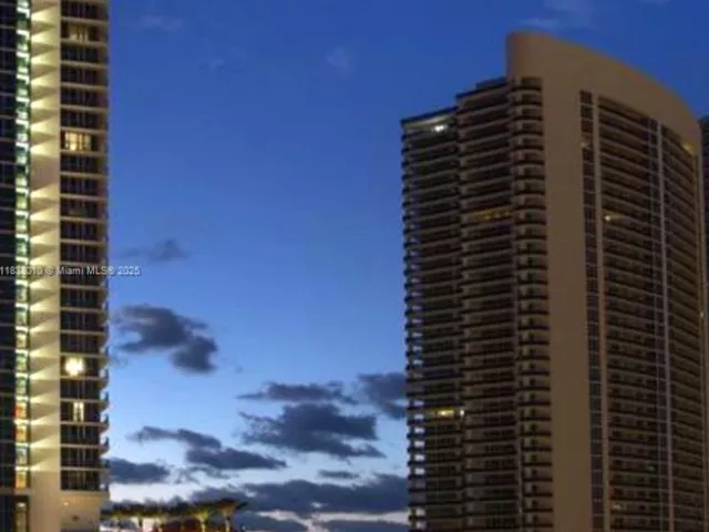 2-bedroom condo for sale in Hollywood - 4111 S Ocean Dr 3105 - MondialRealty