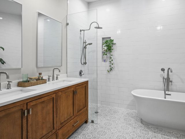 Home for sale at 2021 NW 15th Place - photo 6272992