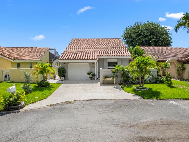 Home for sale at 2021 NW 15th Place - photo 6273010