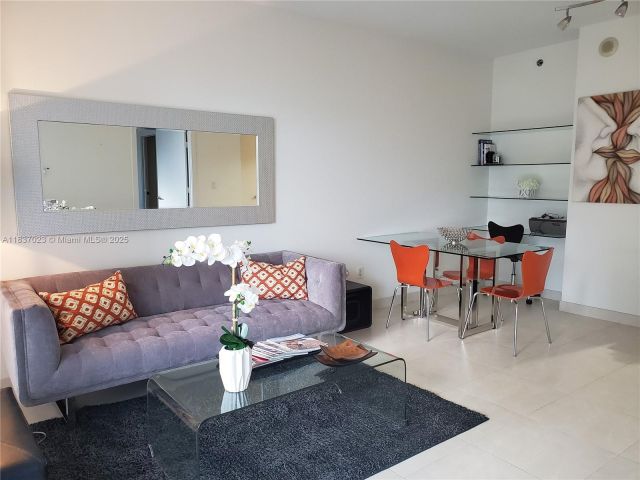 Apartment for rent  Unit #1604 - photo 6273129