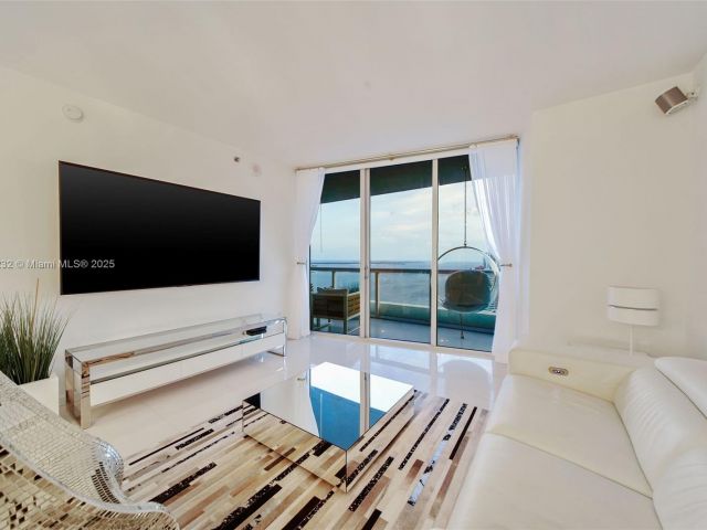 Apartment for rent  Unit #4209 - photo 6273280