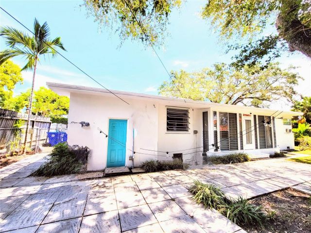 Home for rent at 828 NE 76th St - photo 6271742