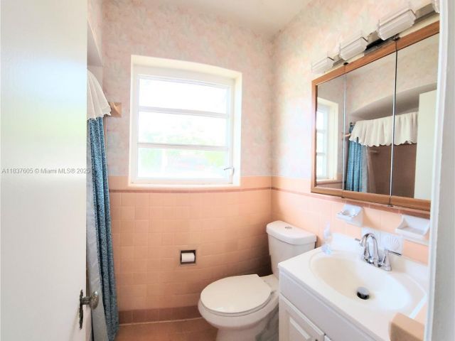 Home for rent at 828 NE 76th St - photo 6271748