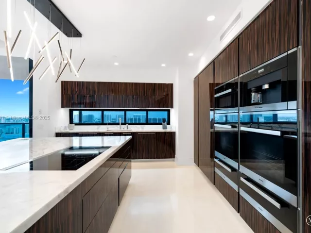 Apartment for sale  Unit #2003 - photo 6285808