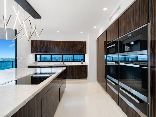 Apartment for sale  Unit #2003 - photo 6285808