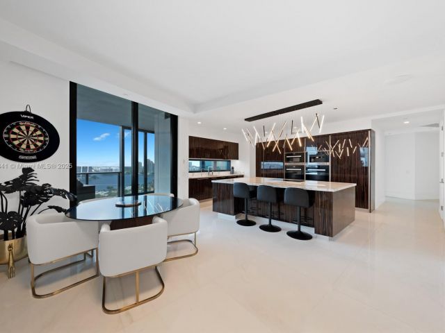 Apartment for sale  Unit #2003 - photo 6285812