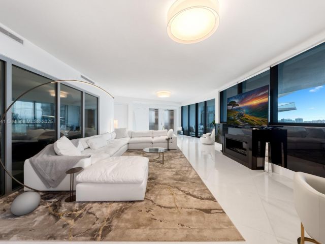 Apartment for sale  Unit #2003 - photo 6285814