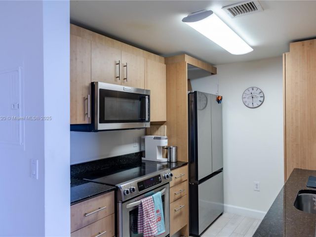 Apartment for sale  Unit #634 - photo 6287884
