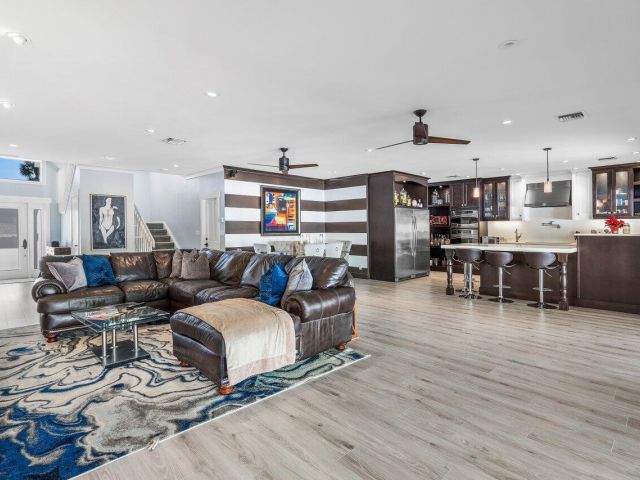 Home for sale at 811 SE 31st Street - photo 6272872