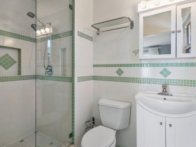 Home for sale at 811 SE 31st Street - photo 6272881