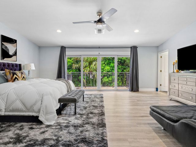 Home for sale at 811 SE 31st Street - photo 6272888